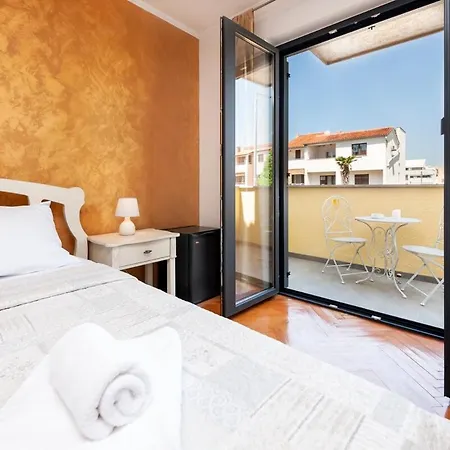 アパート Golden Villa Rovinj ロヴィニ
